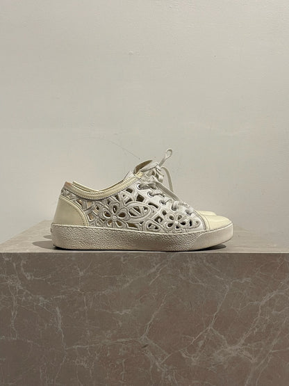Baskets Chanel blanche T.37