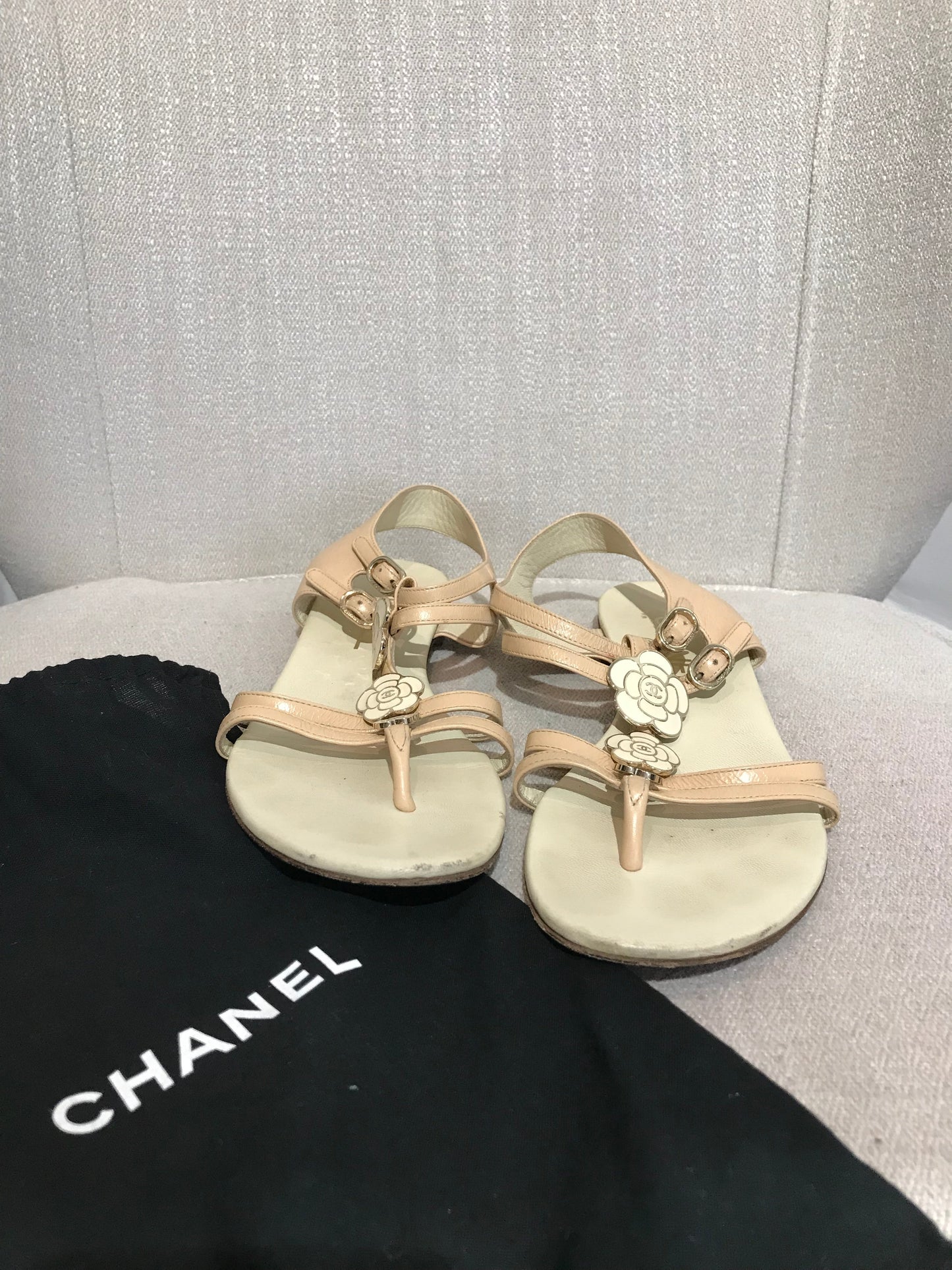 Sandales Chanel beiges T.37