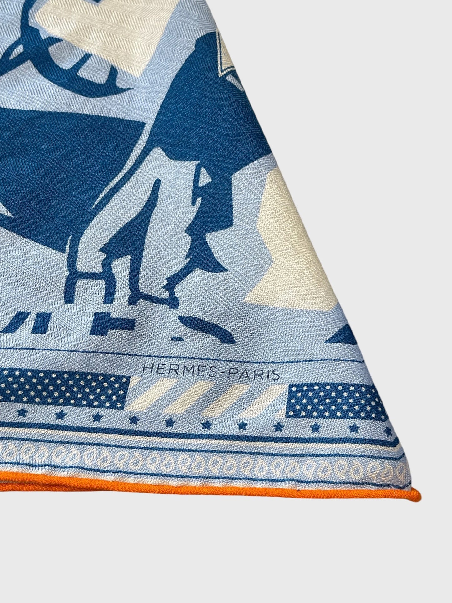 Foulard Hermes triangle