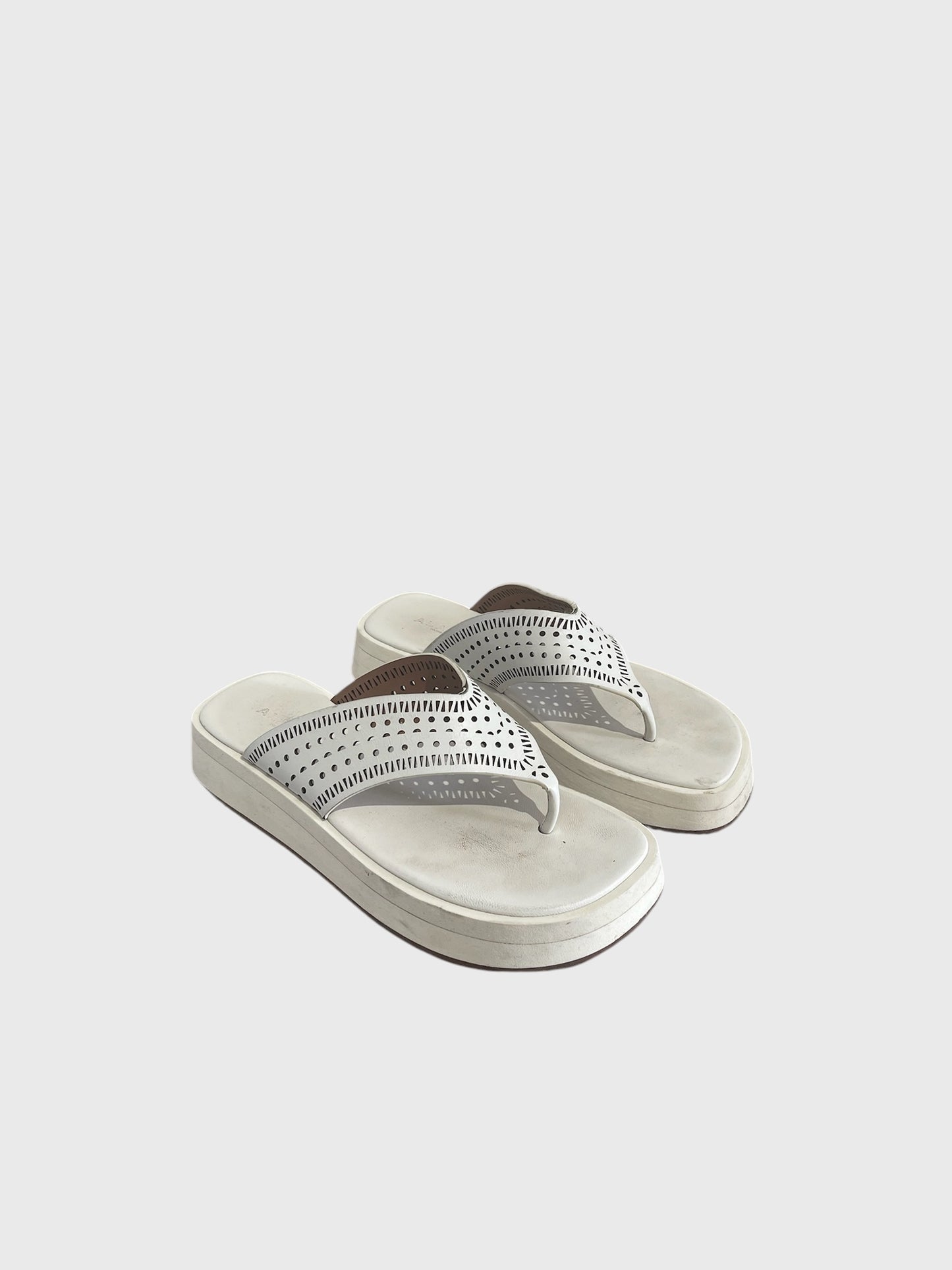 Tongs AlaÏa blanches T.37