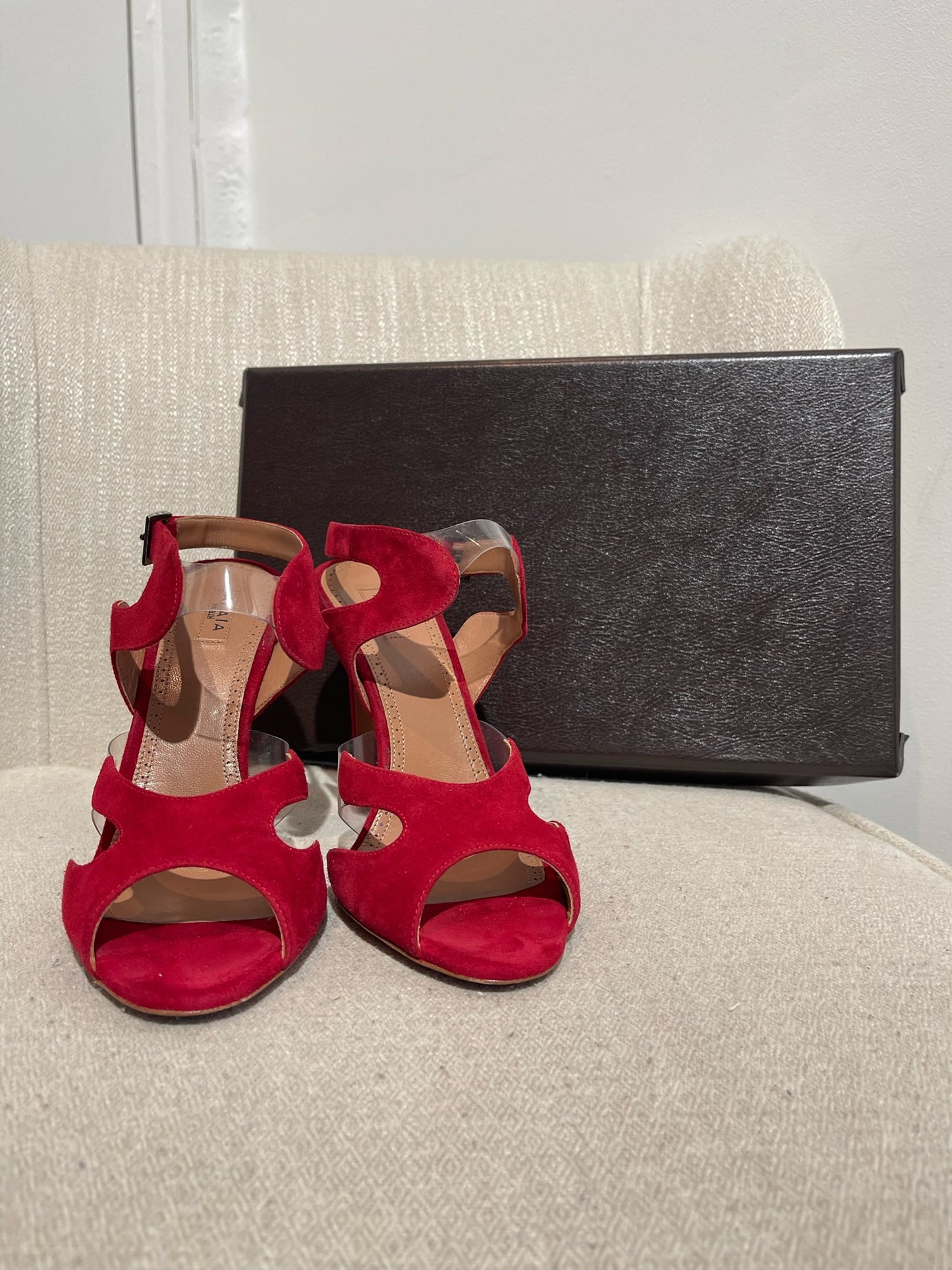 Sandales Alaia rouge T.38,5