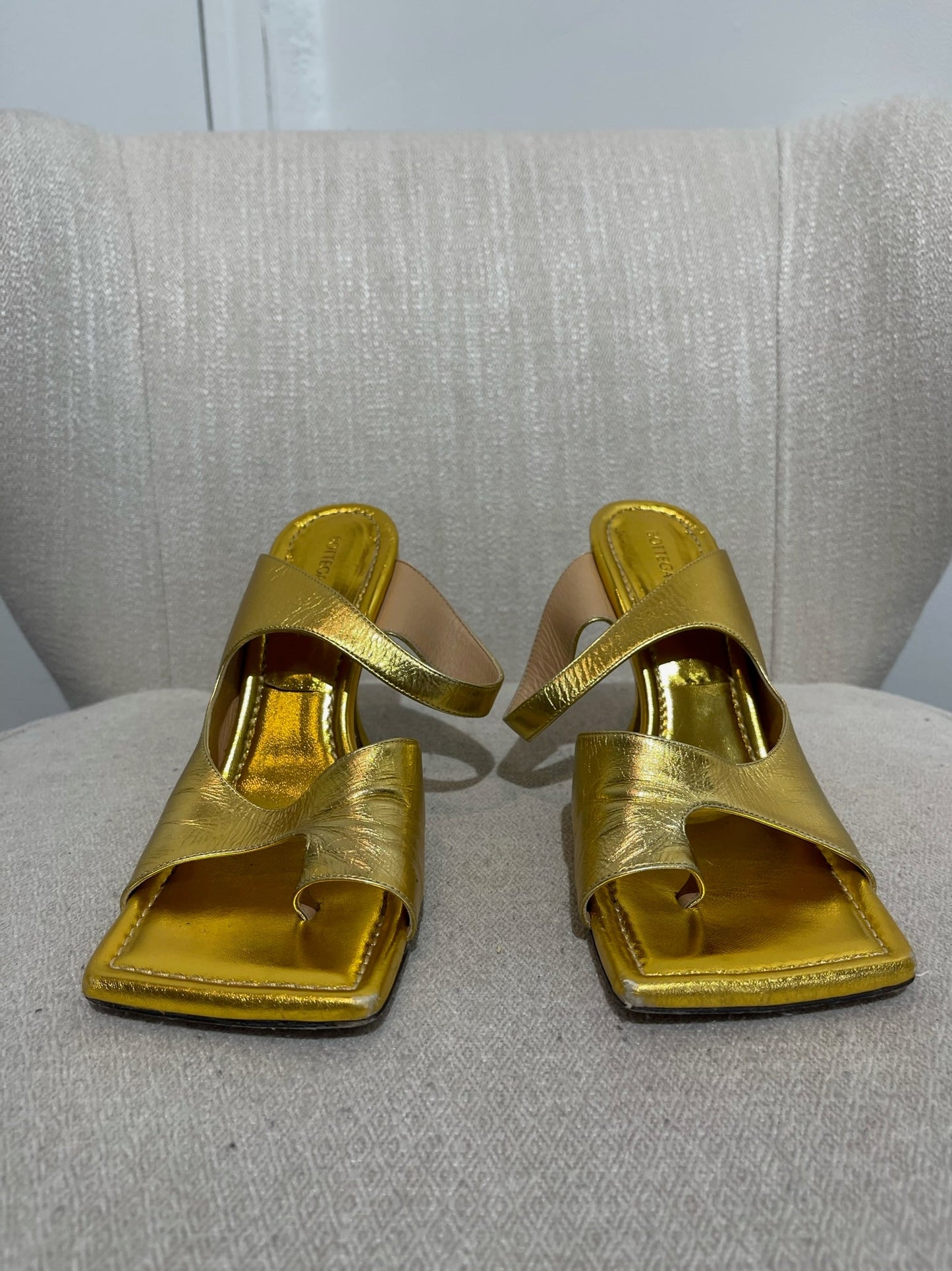 Sandales Bottega Veneta dorées T.38
