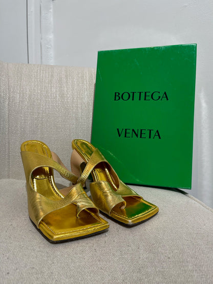 Sandales Bottega Veneta dorées T.38