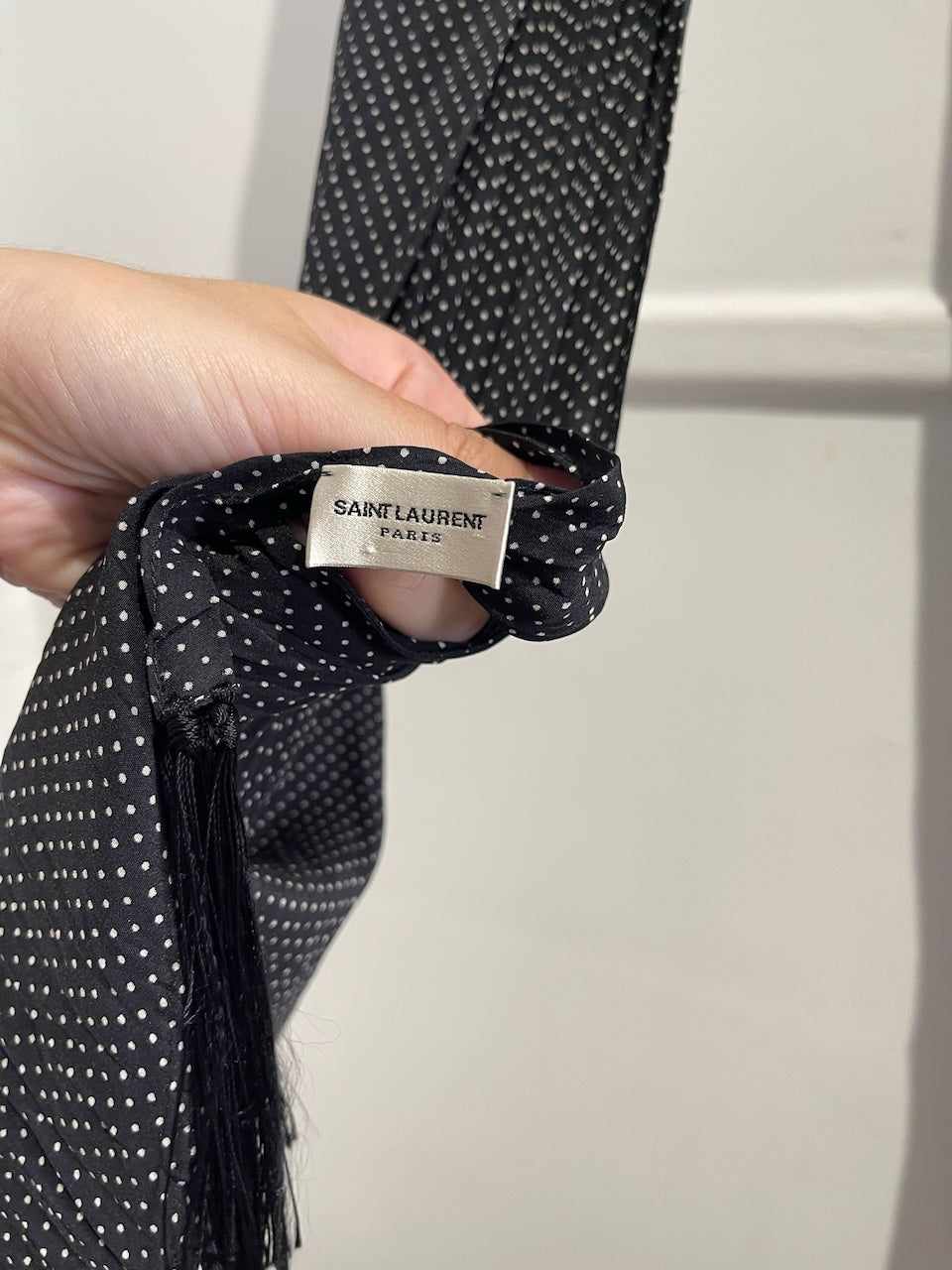 Foulard Saint Laurent à pois noir