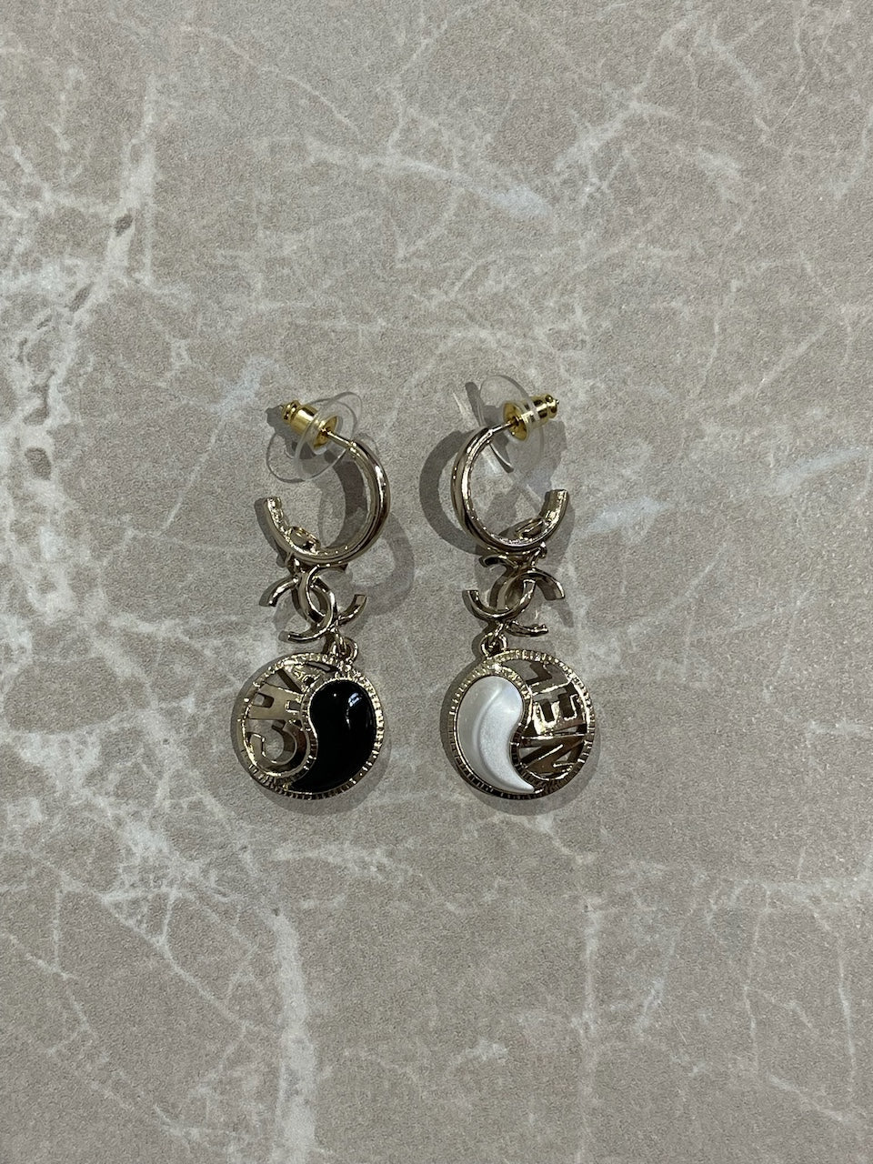 Boucles d'oreilles Chanel Yin Yang