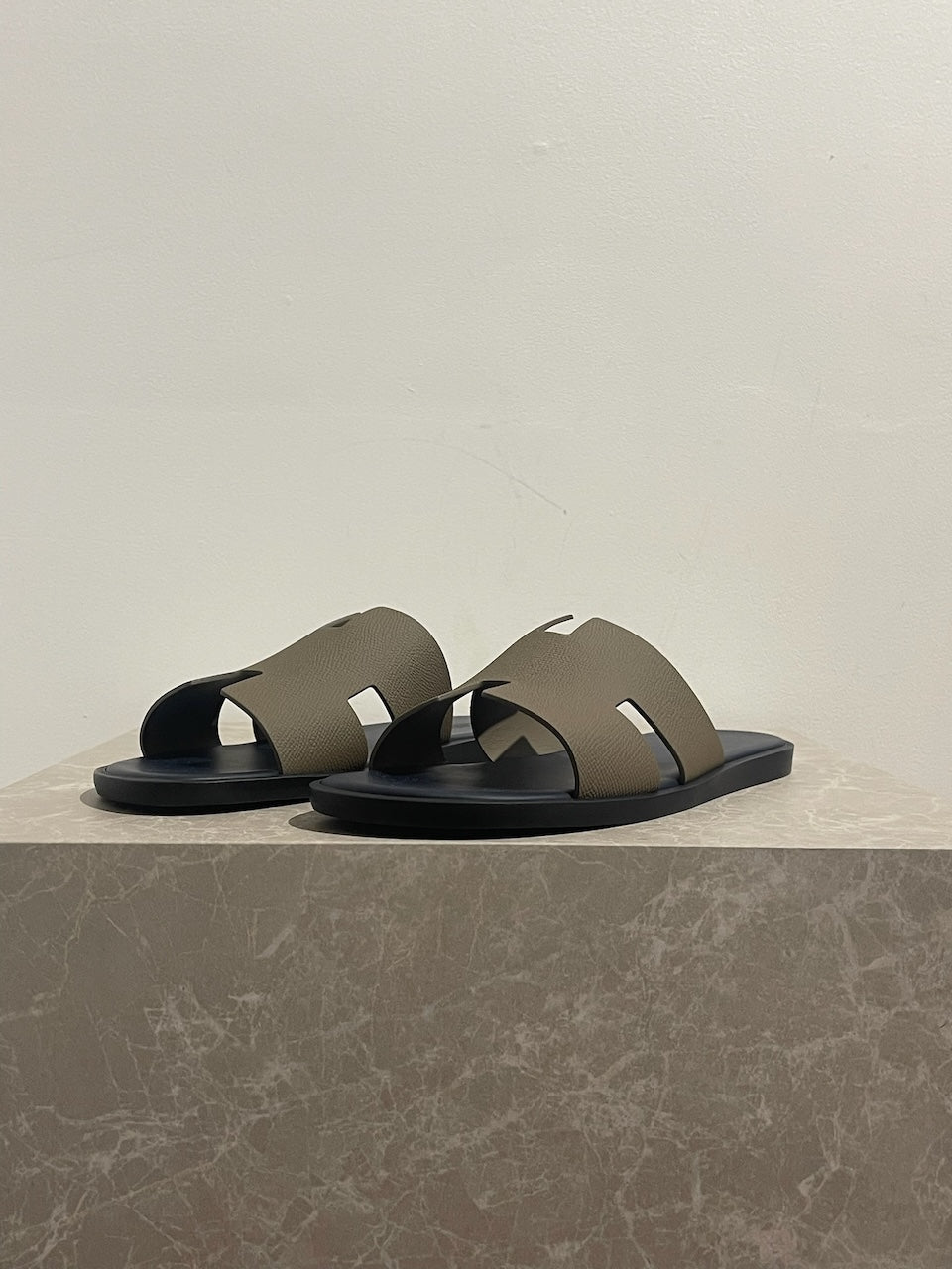 Mules Hermès Izmir étoupe T.43 NEUVES
