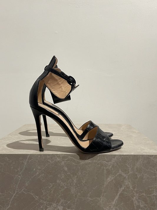 Sandales Gianvito Rossi noires T.37,5