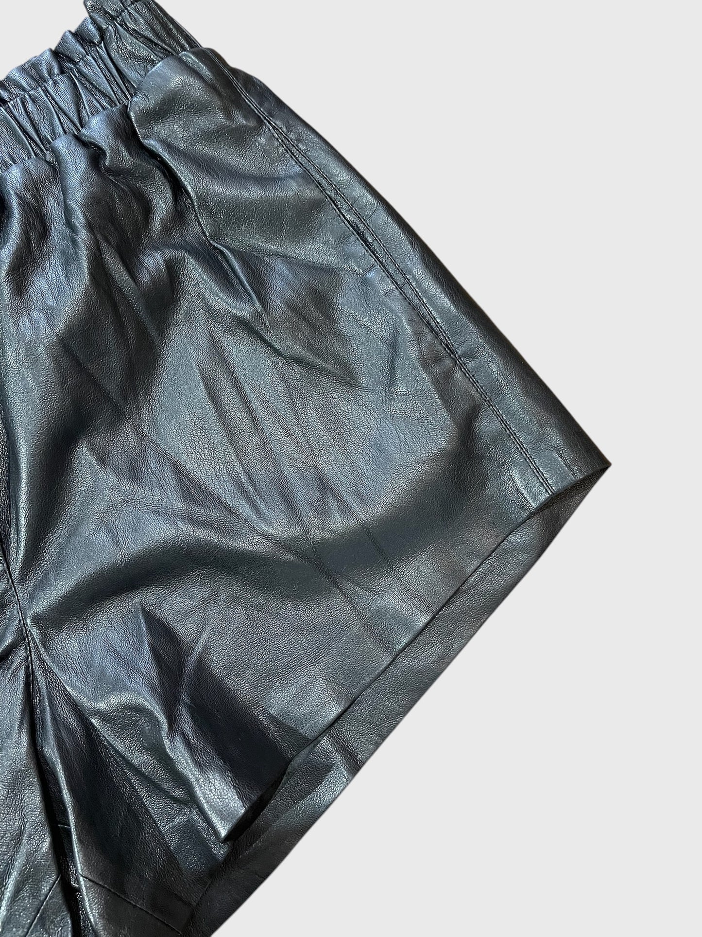 Short Nanushka noir T.S
