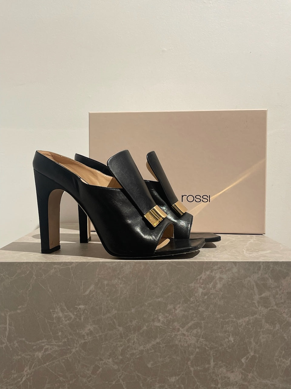 Mules Sergio Rossi noires T.39,5