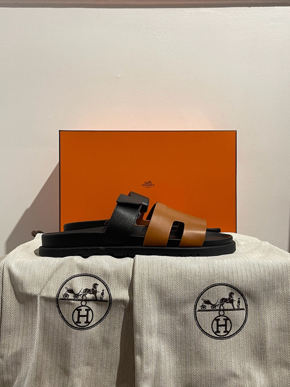 Sandales Hermès Chypre noires T.42,5