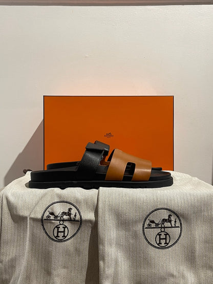 Sandales Hermès Chypre noires T.42,5