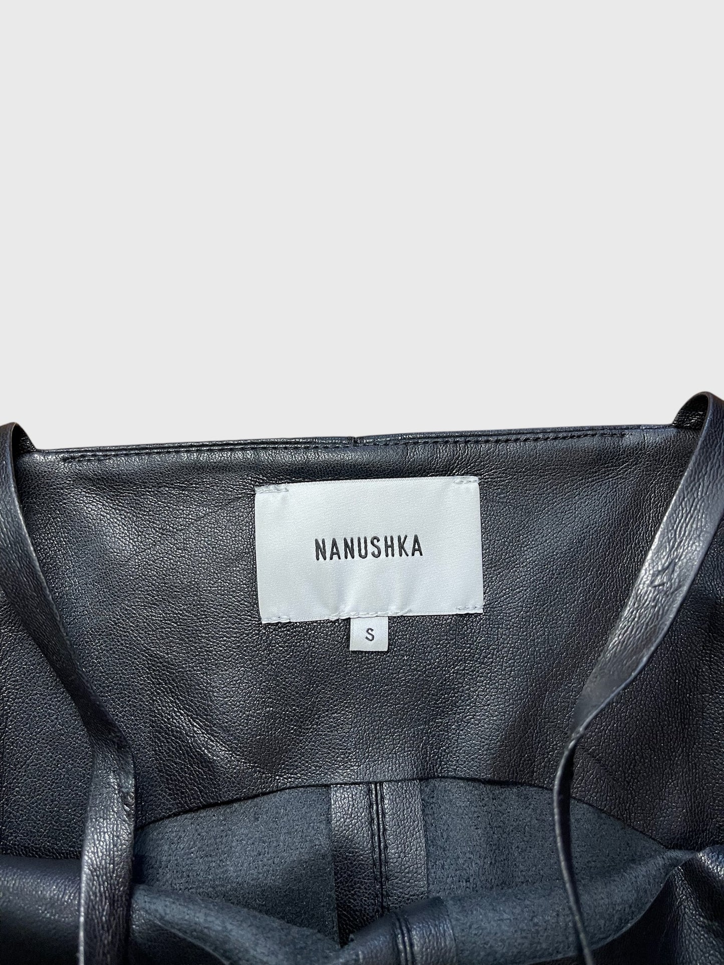 Top Nanushka noir T. S