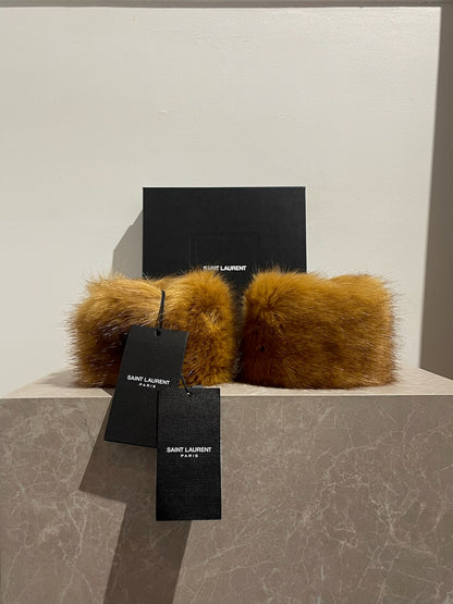 Manchettes Saint Laurent en fausse fourrure