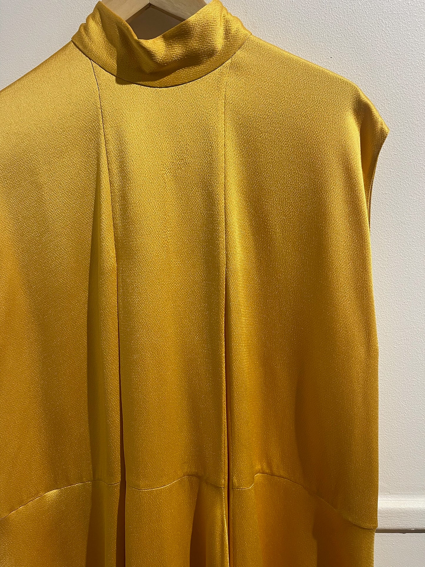 Robe Valentino jaune T.34
