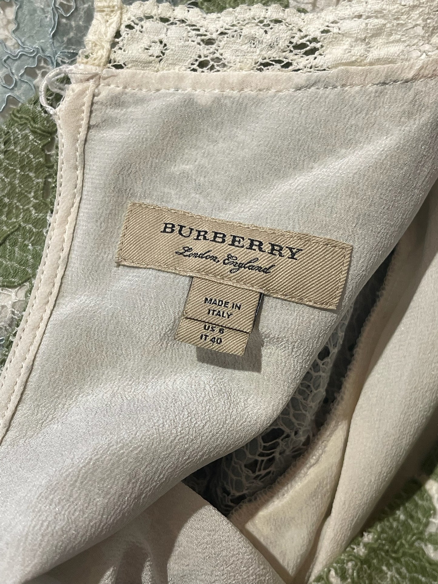 Robe Burberry dentelle T.36