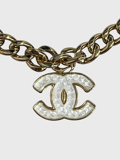 Collier Chanel CC