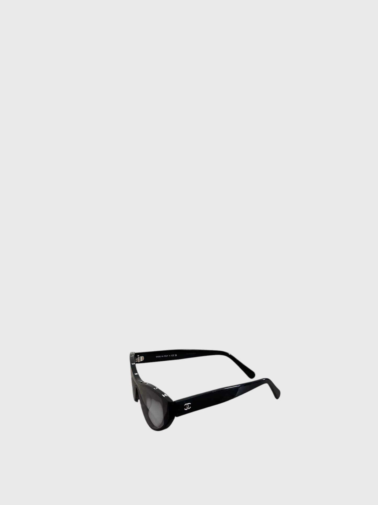 Lunettes de soleil Chanel noires