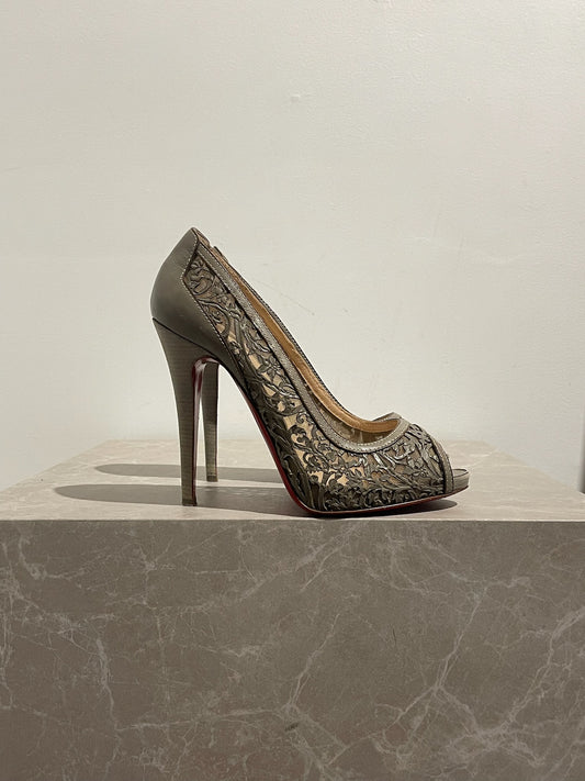 Escarpins Christian Louboutin beige T.38