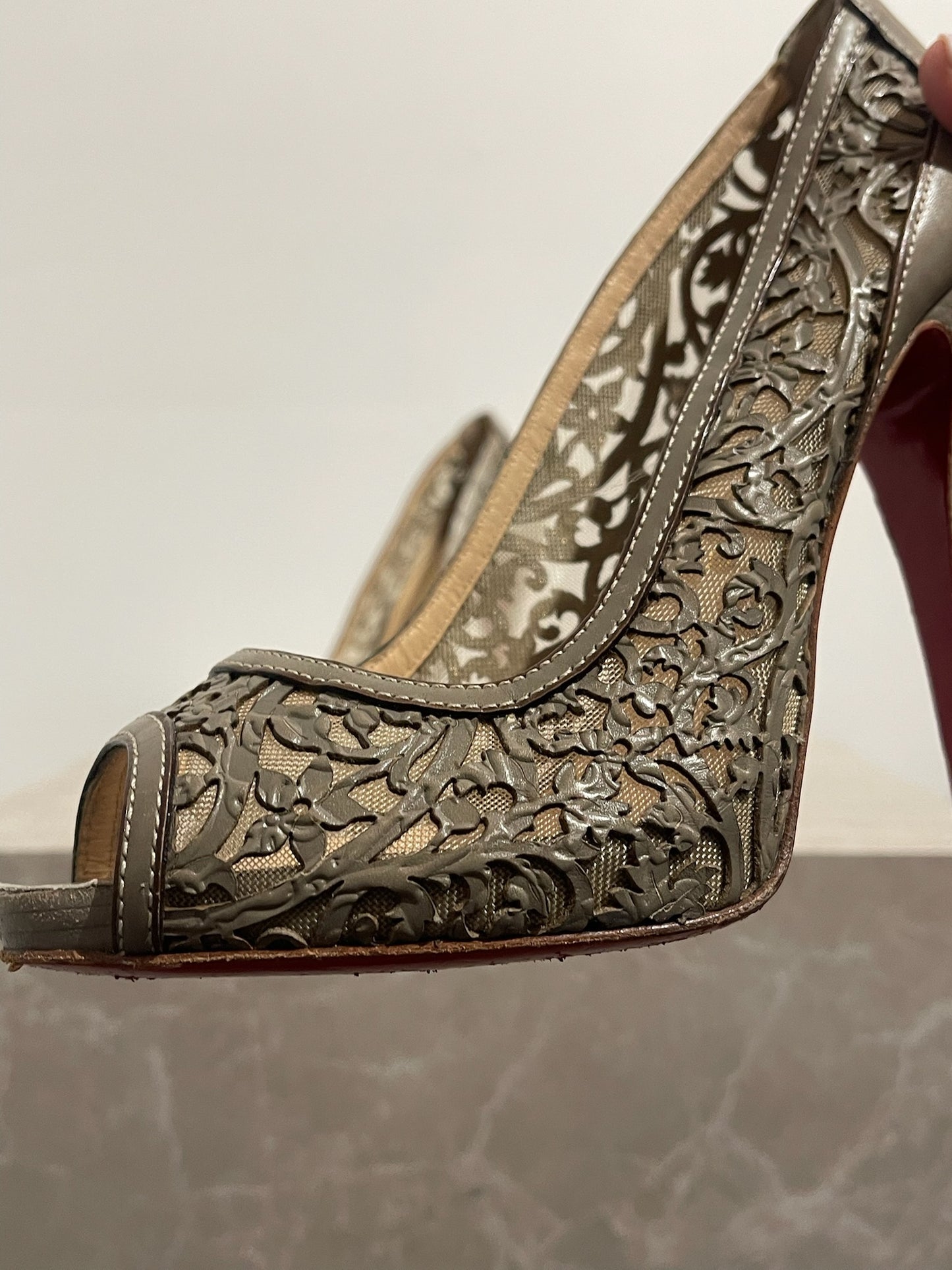 Escarpins Christian Louboutin beige T.38