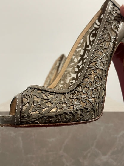 Escarpins Christian Louboutin beige T.38