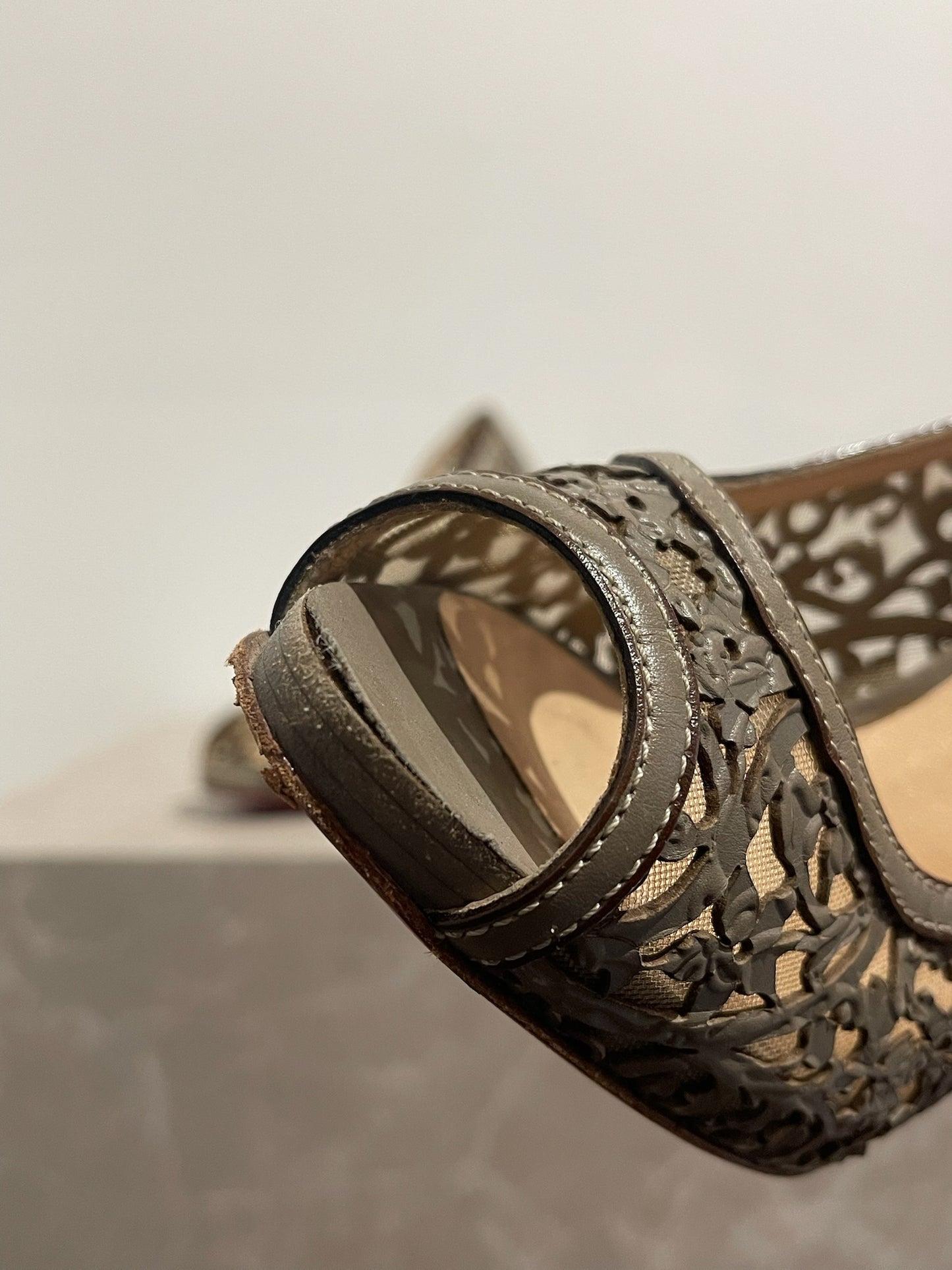 Escarpins Christian Louboutin beige T.38