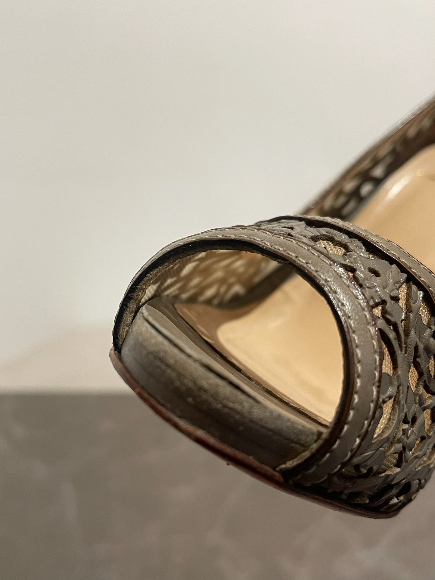 Escarpins Christian Louboutin beige T.38