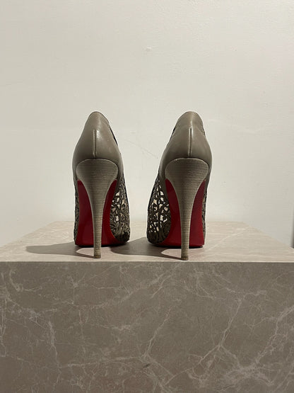 Escarpins Christian Louboutin beige T.38