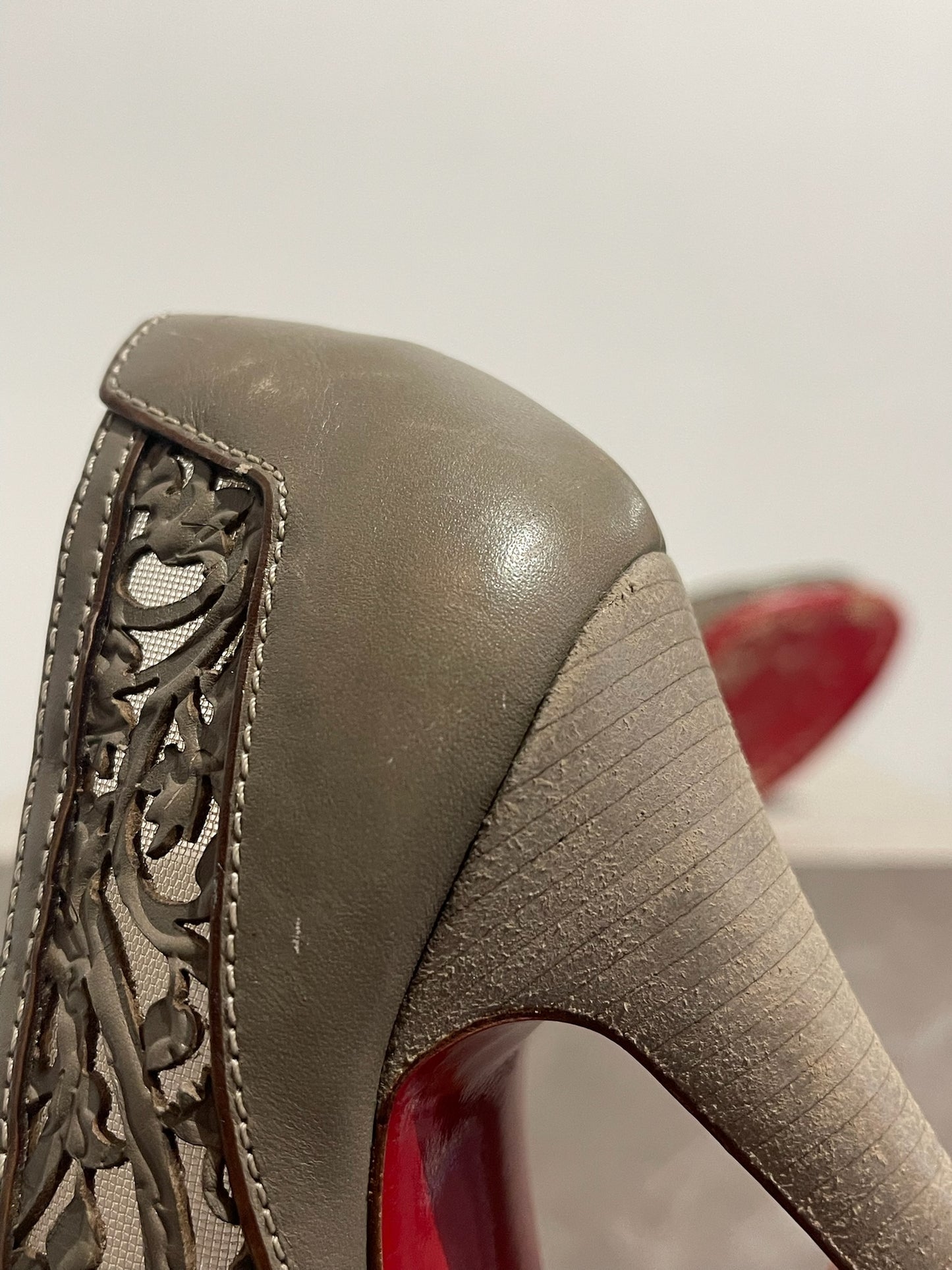 Escarpins Christian Louboutin beige T.38