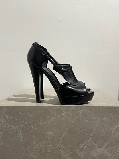 Sandales Yves Saint Laurent noires T.37,5