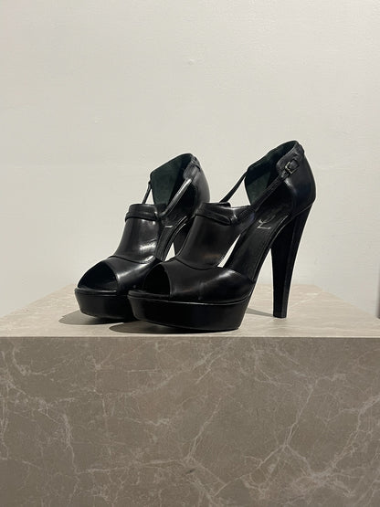 Sandales Yves Saint Laurent noires T.37,5