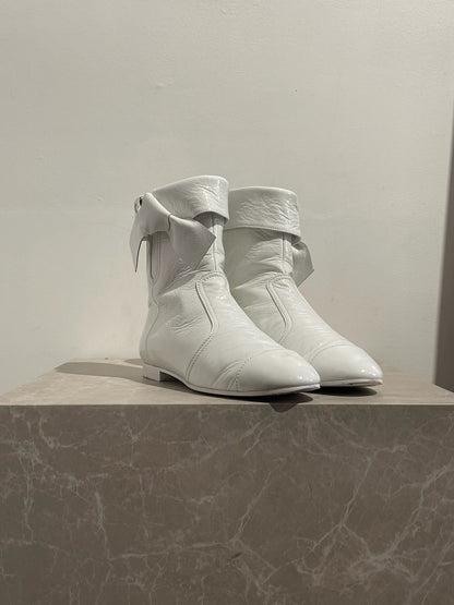 Bottines Chanel blanches T.39