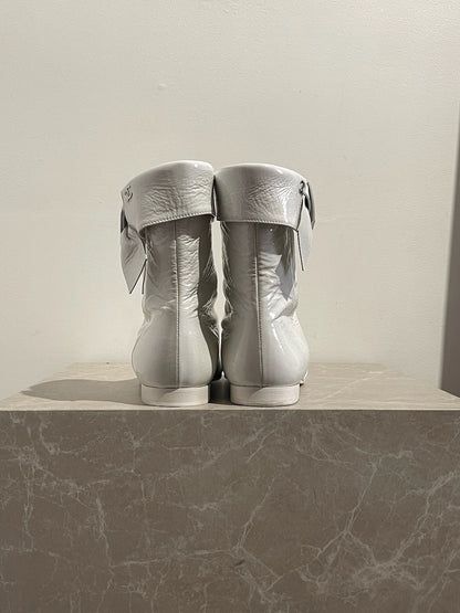 Bottines Chanel blanches T.39