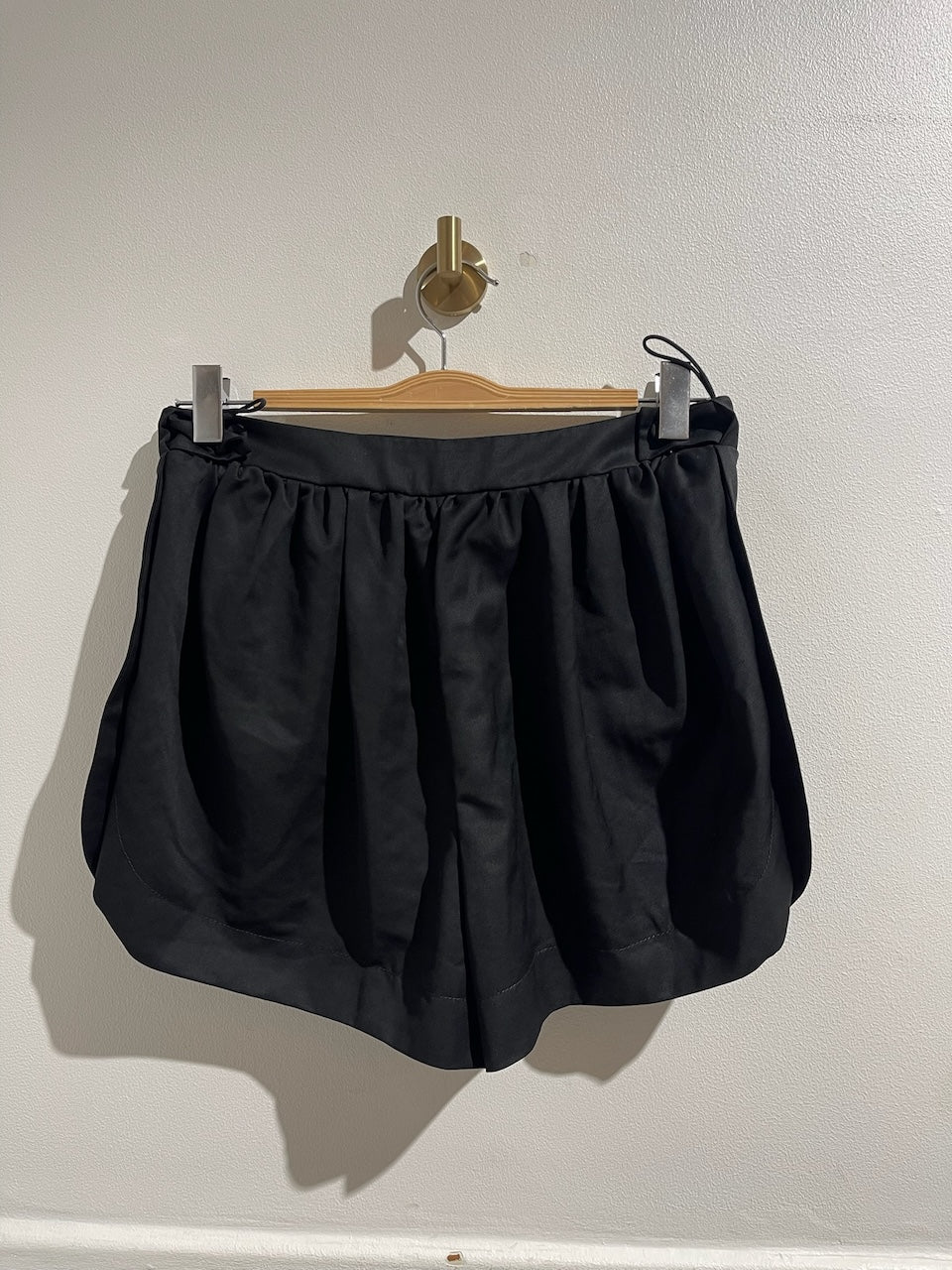 Short Carven noir T.40