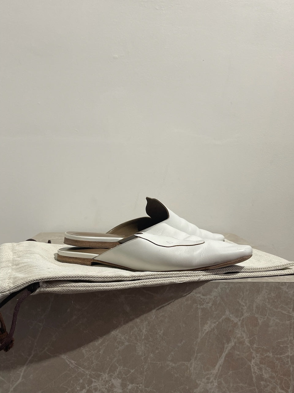 Mules Hermès blanches T.37