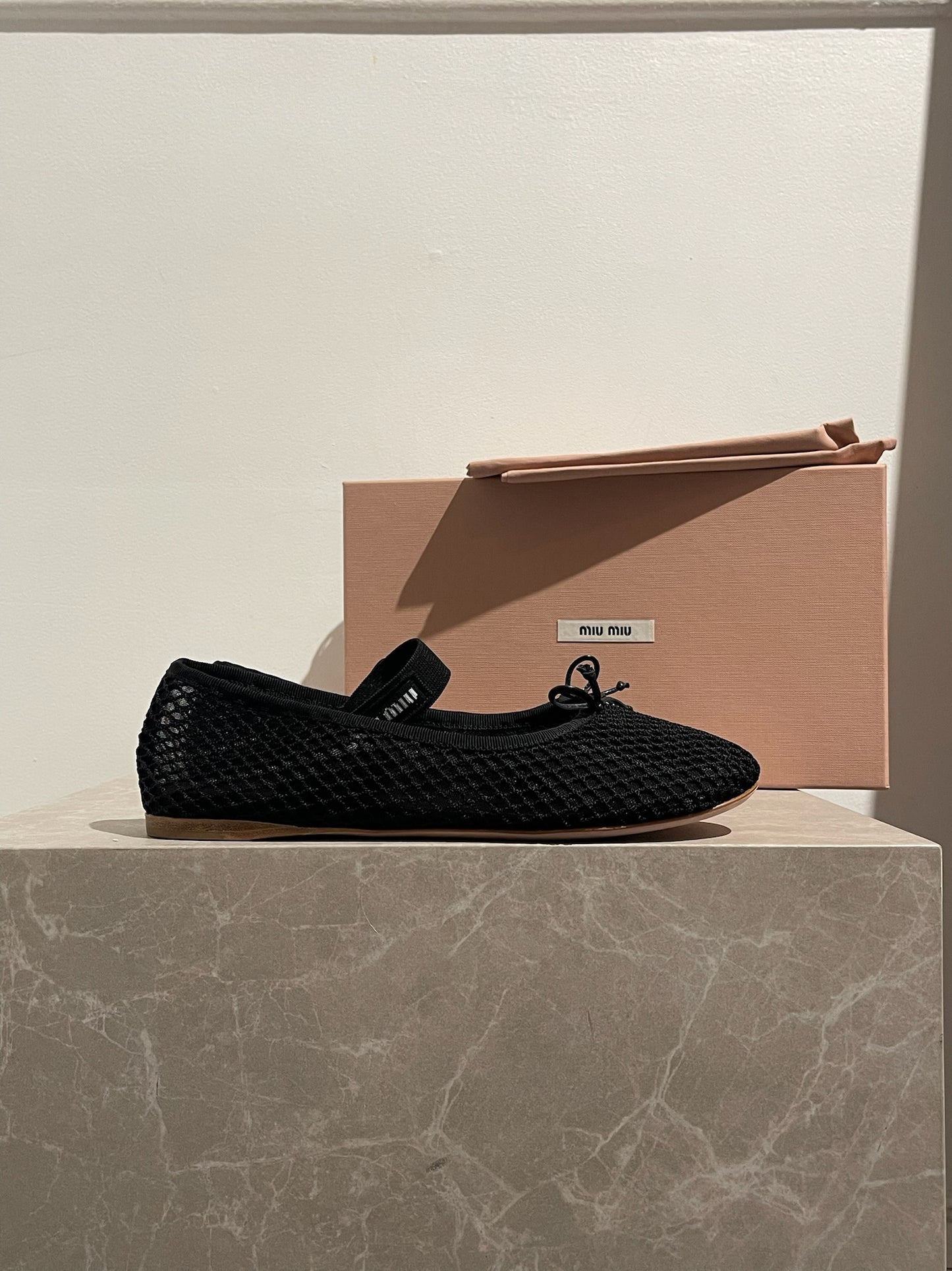 Ballerines Miu Miu noires T.38,5