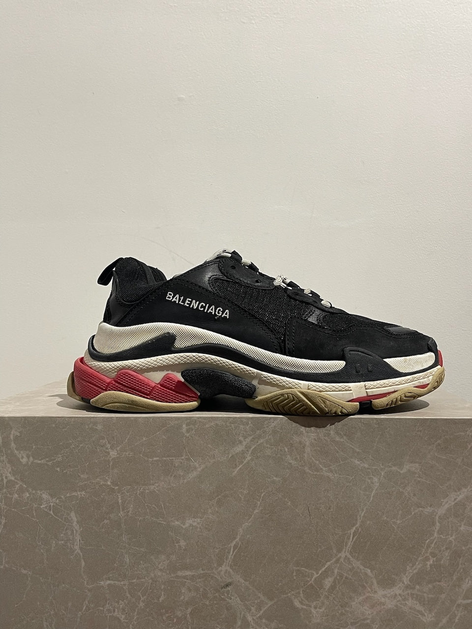 Baskets Balenciaga Triple S T.39