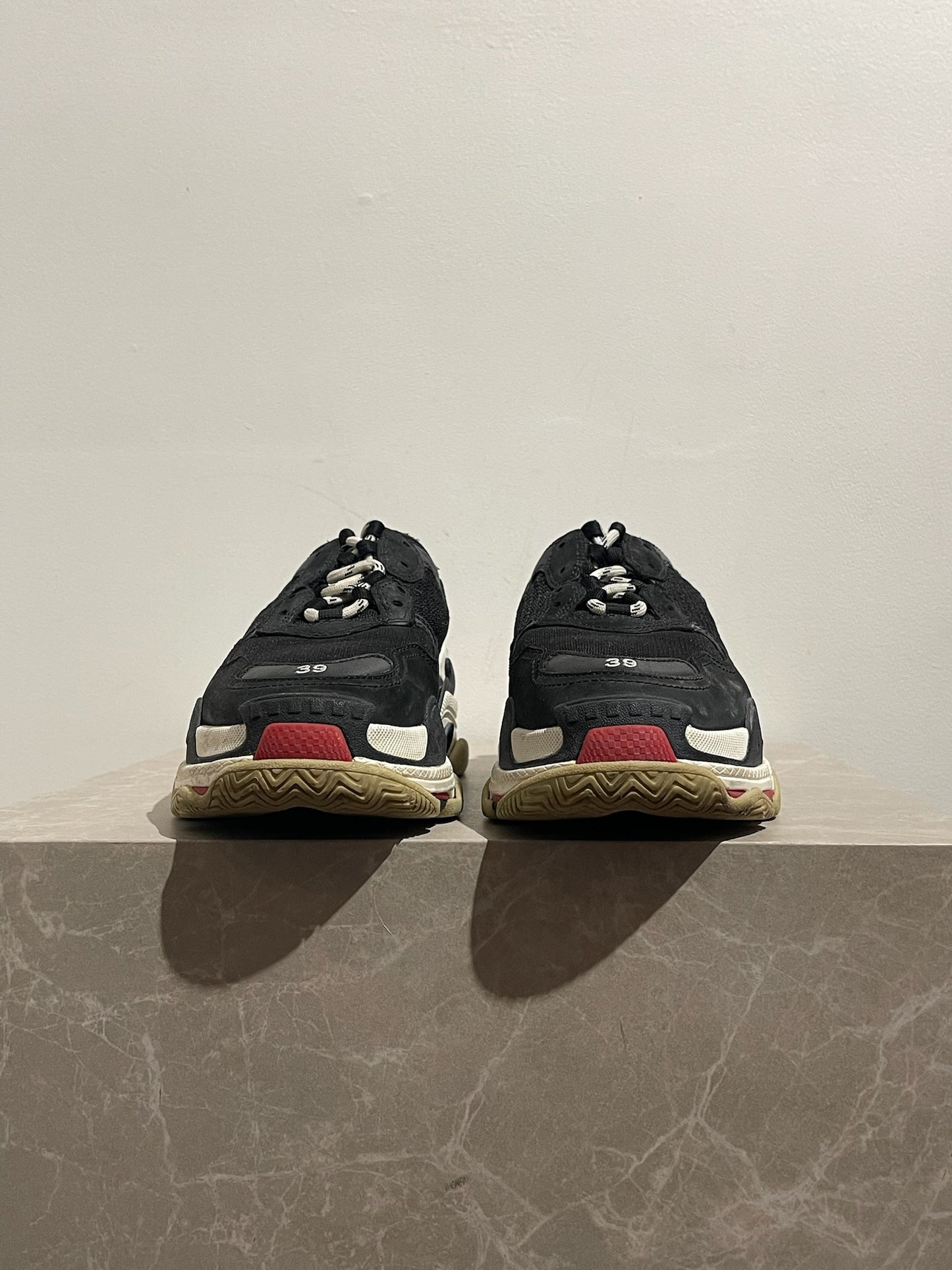Baskets Balenciaga Triple S T.39
