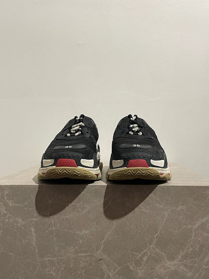 Baskets Balenciaga Triple S T.39