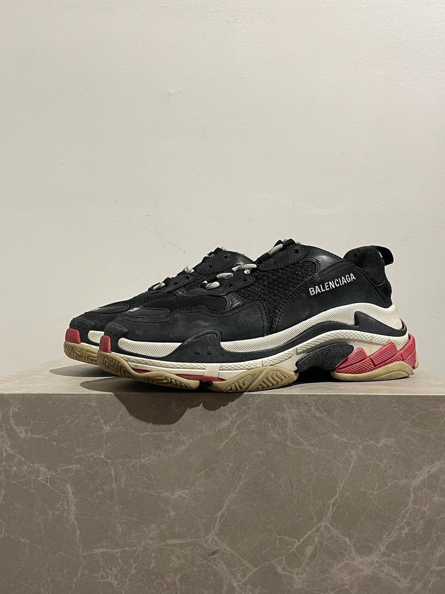 Baskets Balenciaga Triple S T.39