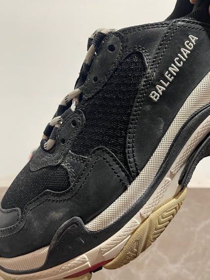 Baskets Balenciaga Triple S T.39