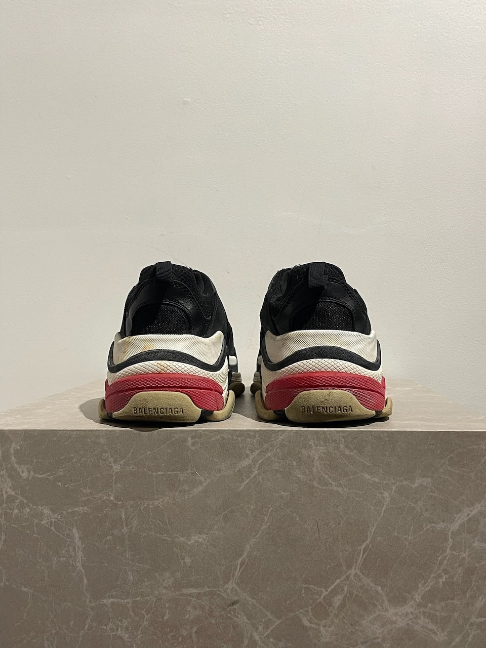 Baskets Balenciaga Triple S T.39