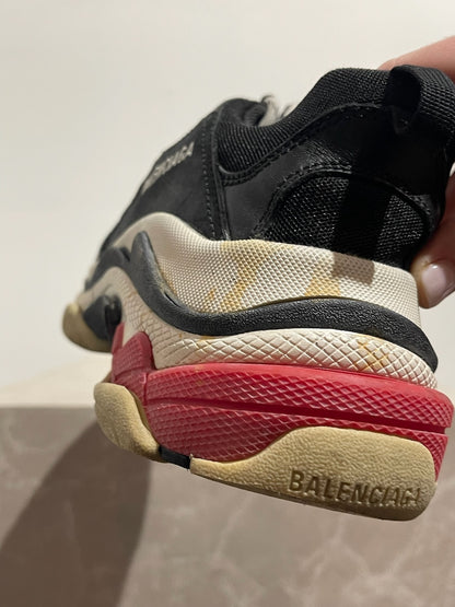 Baskets Balenciaga Triple S T.39