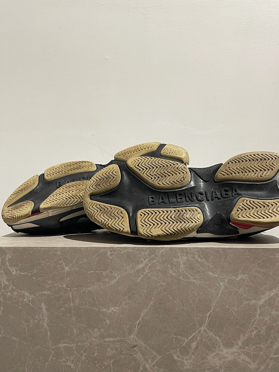 Baskets Balenciaga Triple S T.39