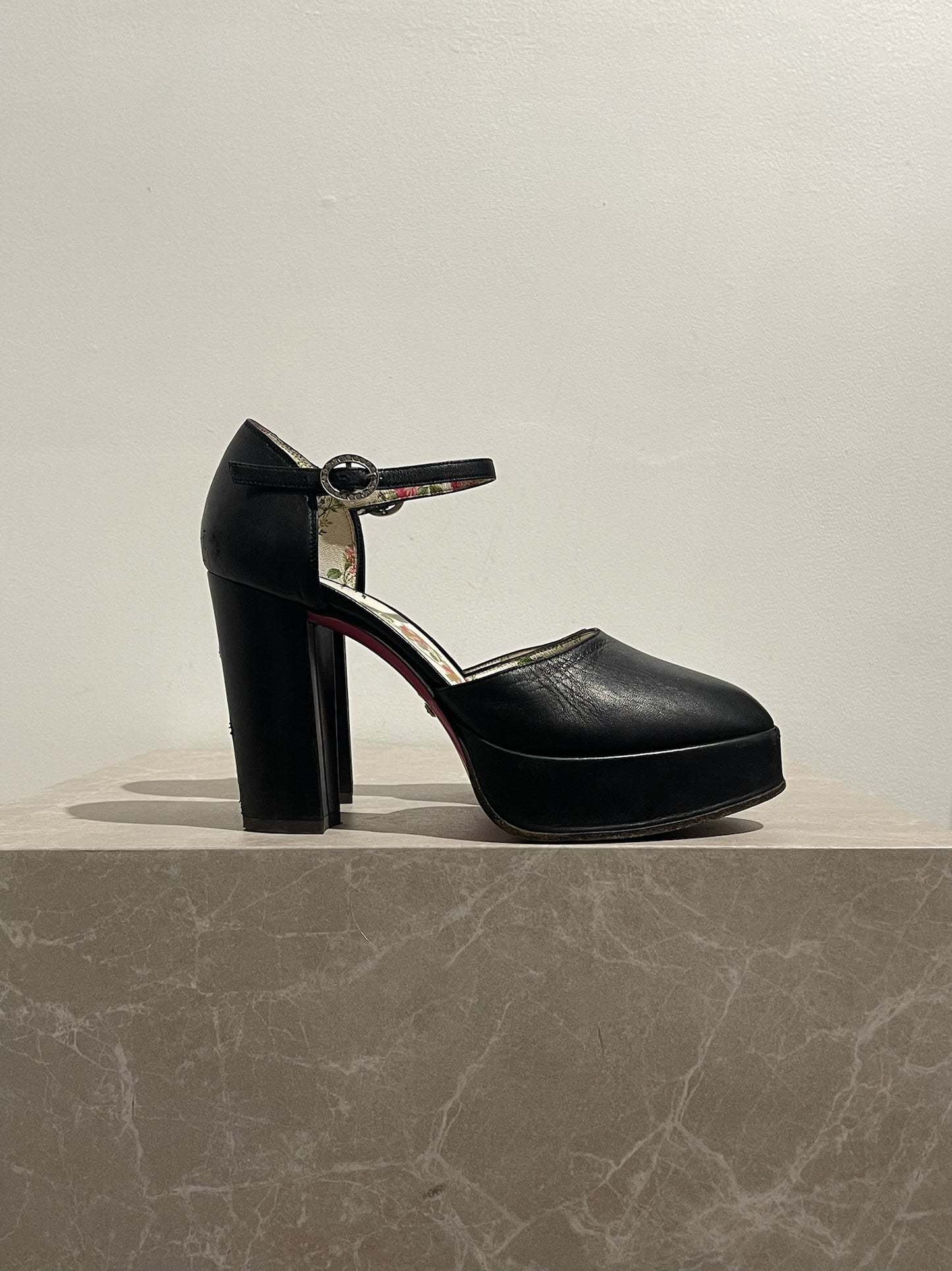 Escarpins Gucci noirs T.36