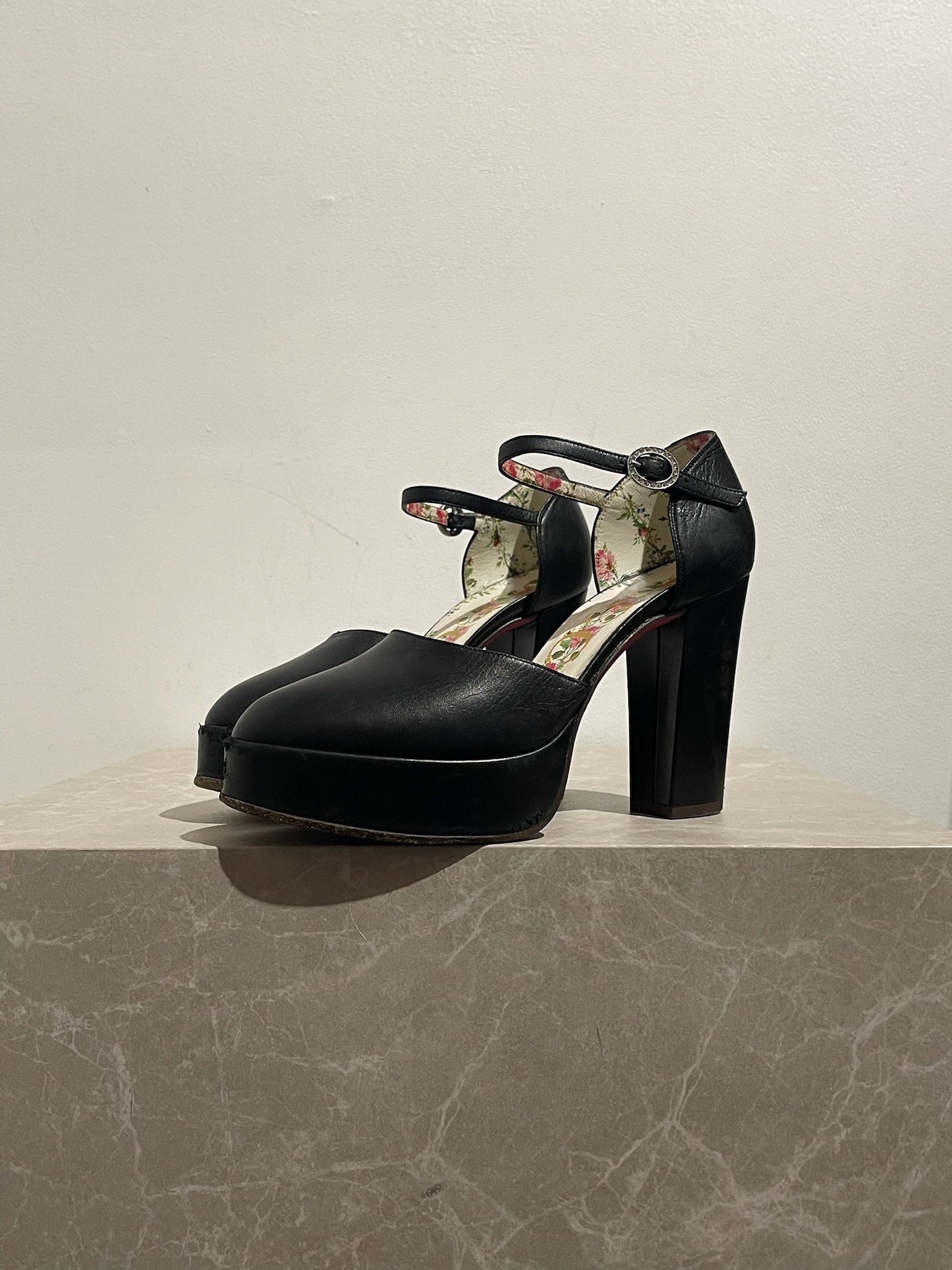 Escarpins Gucci noirs T.36