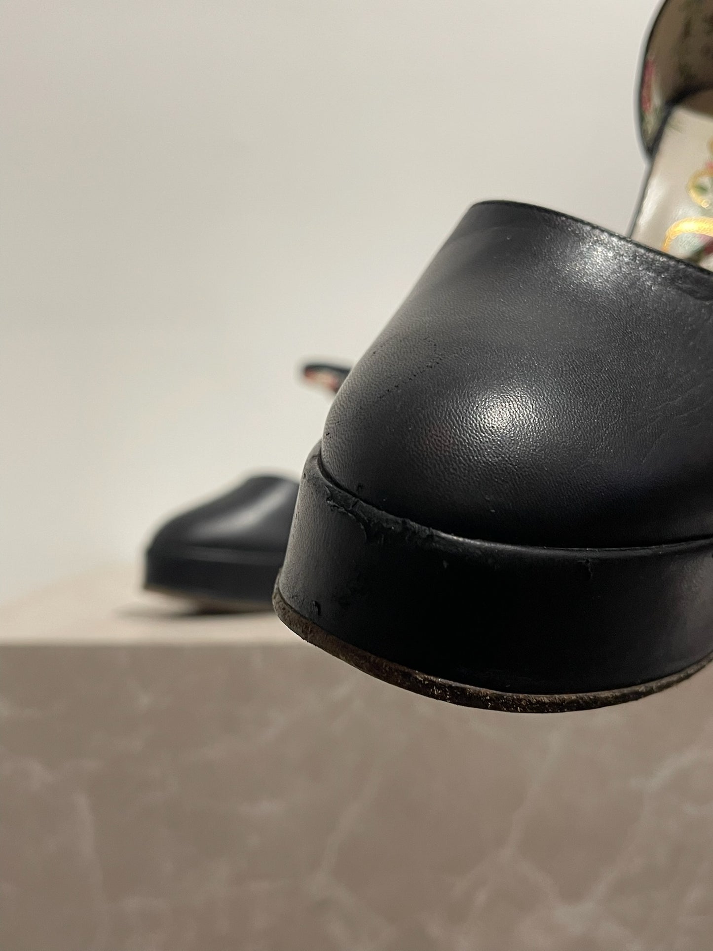 Escarpins Gucci noirs T.36