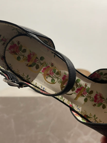 Escarpins Gucci noirs T.36