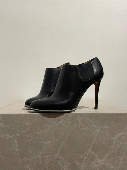 Boots Givenchy noires T.38,5