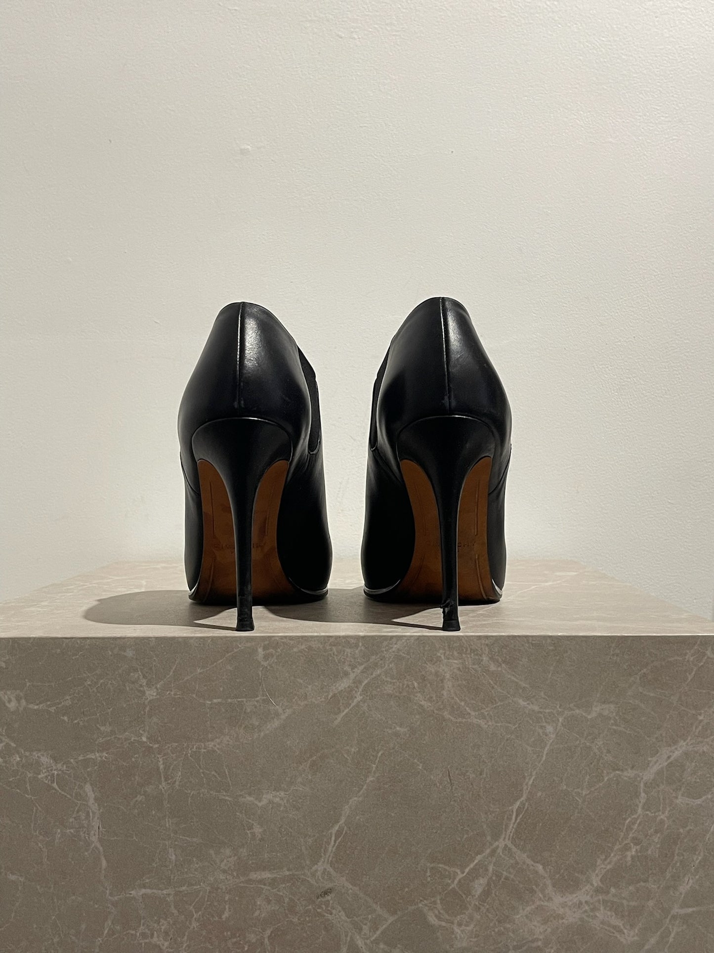 Boots Givenchy noires T.38,5