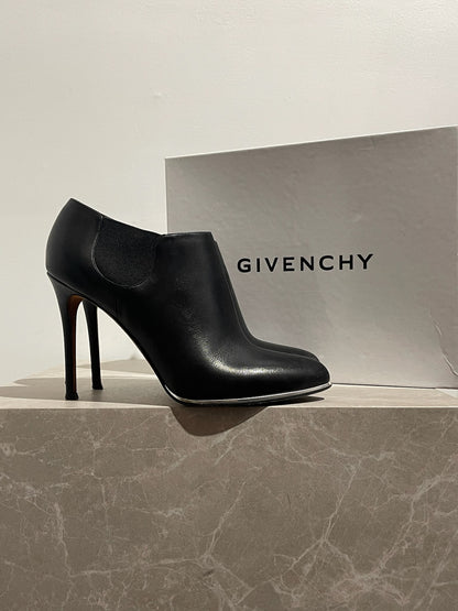 Boots Givenchy noires T.38,5